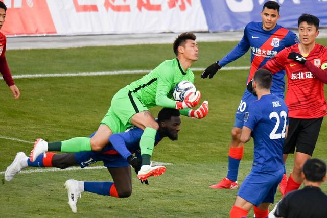 李帅染红！“上海德比”十人海港1比1战平申花